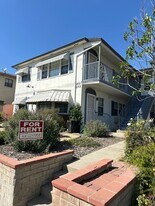 2711 W Victory Blvd in Burbank, CA - Building Photo