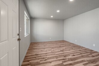 1028 W 11th St in Medford, OR - Building Photo - Building Photo