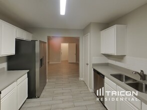 814 Ponselle Dr in Arlington, TX - Building Photo - Building Photo