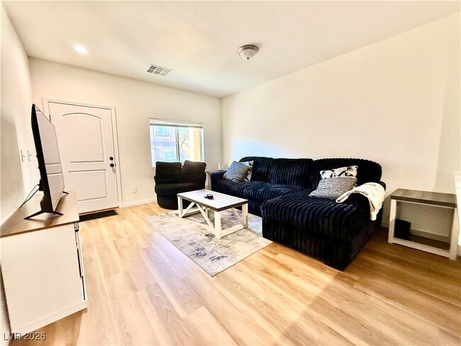 3444 N Bearpin Gap Ln in Las Vegas, NV - Building Photo - Building Photo