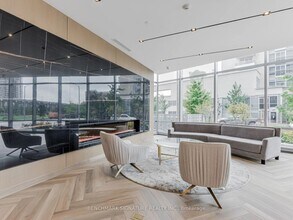 225 Village Green Sq in Toronto, ON - Building Photo - Building Photo