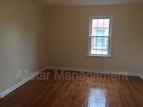 330 E 211th St in Euclid, OH - Building Photo - Building Photo