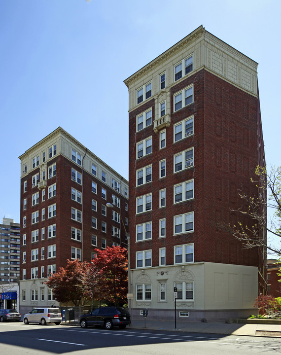 The Regent Apartments in Brookline, MA - Foto de edificio
