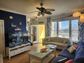 1212 Bowfin Ln in Carolina Beach, NC - Building Photo - Building Photo