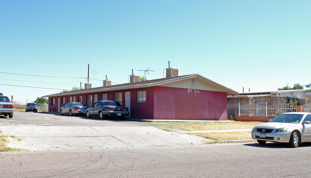 8944 Norton St in El Paso, TX - Building Photo