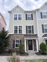 606 Muddy Creek Rd in Chesapeake, VA - Building Photo