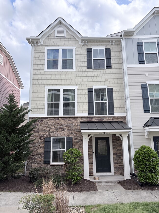 property at 606 Muddy Creek Rd