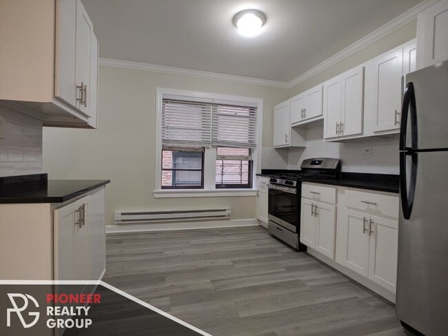 839 W Cornelia Ave, Unit 837.5-1N in Chicago, IL - Foto de edificio - Building Photo