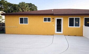 1330 NW 7th Pl in Fort Lauderdale, FL - Building Photo