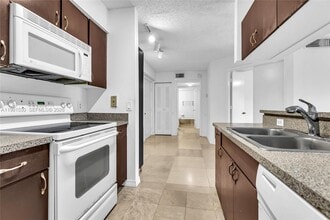 470 S Park Rd in Hollywood, FL - Building Photo - Building Photo