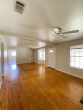 143 Jasmine Ln in San Marcos, TX - Foto de edificio - Building Photo