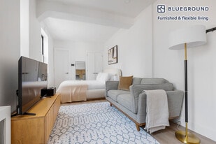 138 E 38th St in New York, NY - Building Photo