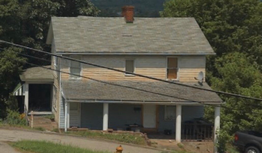 811 Market St in Brownsville, PA - Building Photo