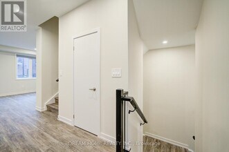 6 Victor Metcalf Ln in Richmond Hill, ON - Building Photo - Building Photo