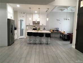 3705 Sherman St in Edinburg, TX - Foto de edificio - Building Photo