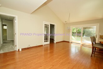 42 Mt Muir Ct in San Rafael, CA - Building Photo - Building Photo