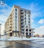 720 Whitlock Ave in Milton, ON - Building Photo