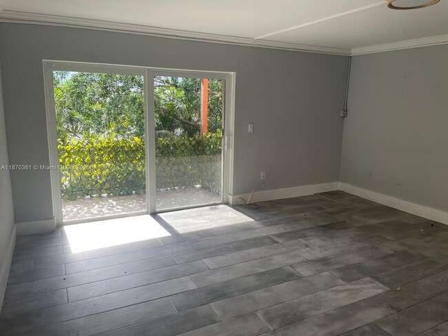 7215 Miami Lakes Dr in Miami Lakes, FL - Building Photo - Building Photo