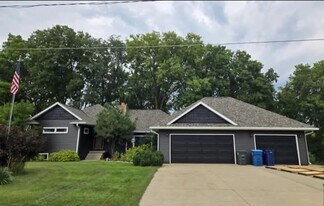 321 Belle St, Unit 321 Belle St, Waterloo IA in Waterloo, IA - Building Photo