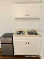 854 Beacon St, Unit 13 in Boston, MA - Building Photo