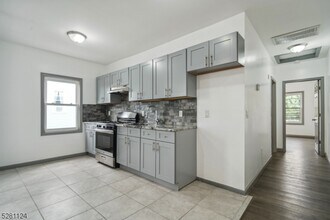 143 Valley Rd in Montclair, NJ - Building Photo - Building Photo