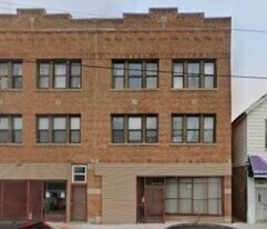 5816 W Chicago Ave in Chicago, IL - Building Photo