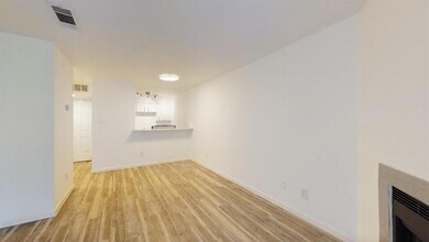 4717 Columbia Ave in Dallas, TX - Foto de edificio - Building Photo