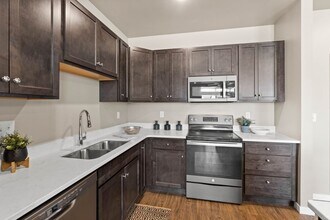 80 Gathering Pl Ln in Iowa City, IA - Building Photo - Building Photo