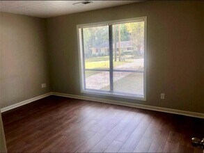 4771 Valley Dale Dr SW in Lilburn, GA - Foto de edificio - Building Photo