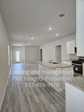 932 Renova Dr in Baton Rouge, LA - Foto de edificio - Building Photo