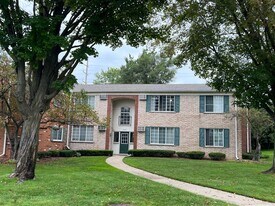 405 Miller Ave in Rochester, MI - Building Photo