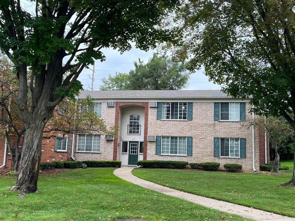 405 Miller Ave in Rochester, MI - Building Photo