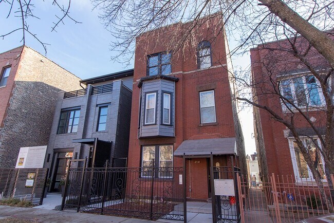 2631 W Superior St, Unit 1