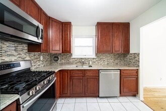 178 W 17th St in Bayonne, NJ - Building Photo - Building Photo
