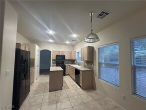 3104 Twilight Crest Ave in Henderson, NV - Building Photo - Building Photo