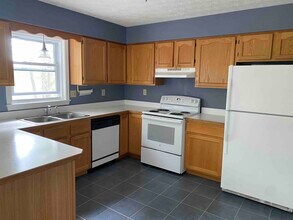 30 Charter St, Unit #1 in Exeter, NH - Building Photo - Building Photo
