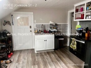 2330 E Johnson St in Madison, WI - Building Photo - Building Photo