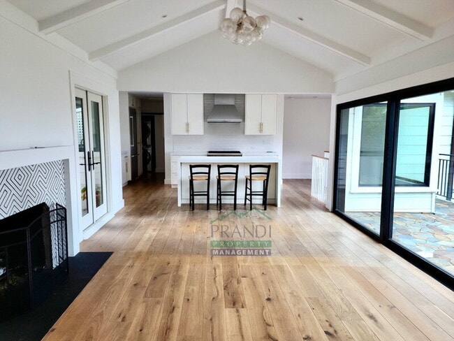 263 Glen Dr in Sausalito, CA - Foto de edificio - Building Photo