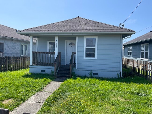 property at 1505 Bay Ave
