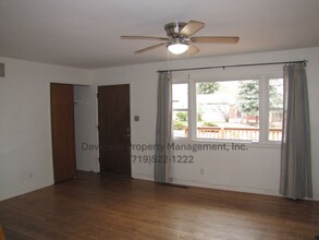 1529 Diana Ln in Colorado Springs, CO - Foto de edificio - Building Photo