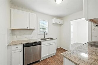 504 Bonham St in Tom Bean, TX - Building Photo - Building Photo