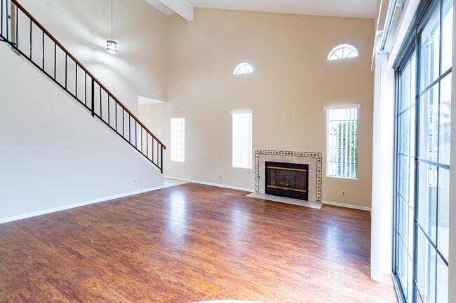 18412-18422 Patterson Lane