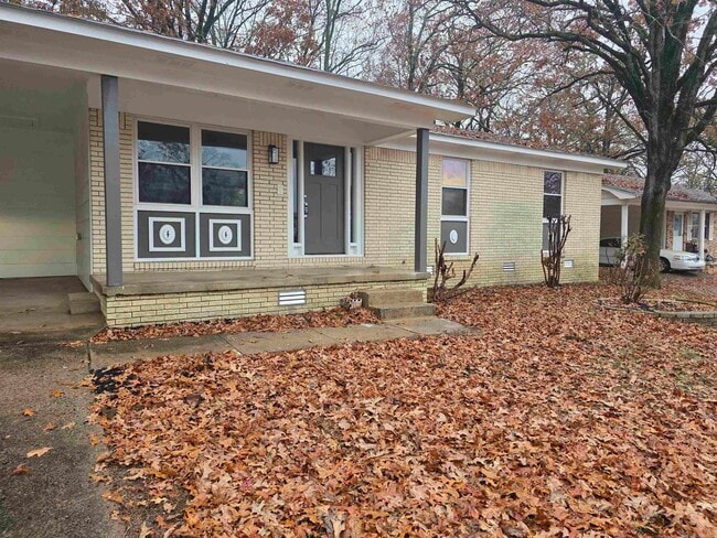 109 S Longfield Ave in North Little Rock, AR - Foto de edificio - Building Photo
