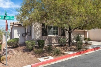 7820 Milkweed Ct in Las Vegas, NV - Building Photo - Building Photo