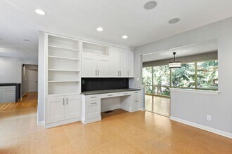 2640 SW Vista Dr in Portland, OR - Building Photo - Building Photo
