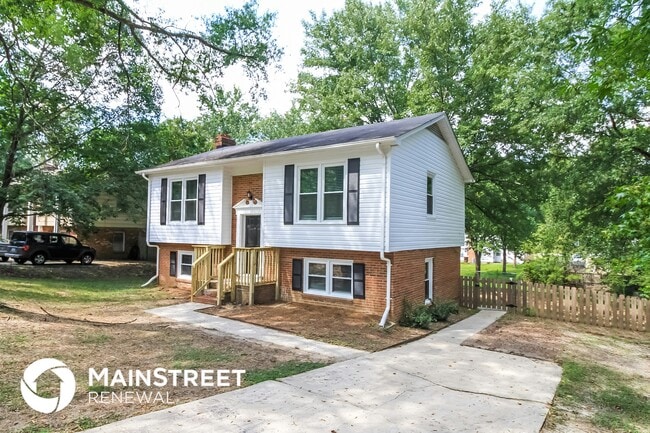 4708 Wakewood Dr, Unit E24 in Greensboro, NC - Building Photo - Building Photo