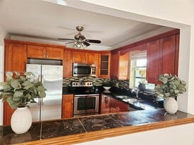 5140 SW 40th Ave in Fort Lauderdale, FL - Building Photo