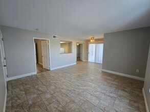 6800 E Lake Mead Blvd in Las Vegas, NV - Building Photo - Building Photo