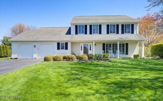 84 Forest St in West Long Branch, NJ - Building Photo