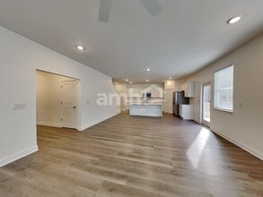 380 Pointe Dr in Dallas, GA - Building Photo - Building Photo